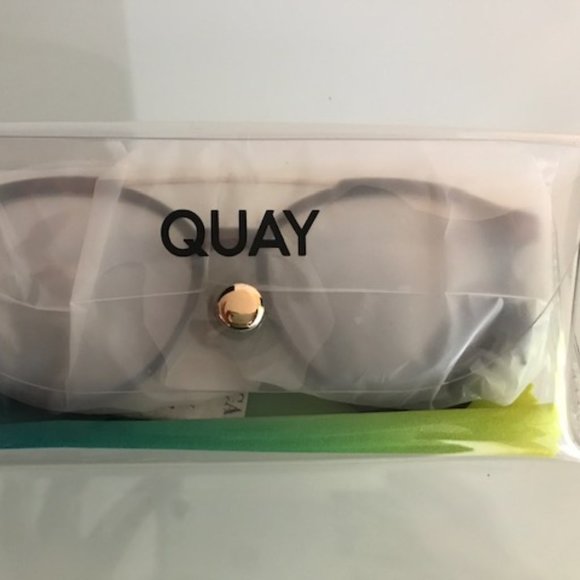 QUAY AUSTRALIA Comment Below Blue Light Glasses - Picture 5 of 6